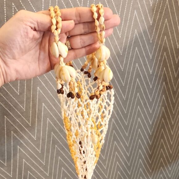 Womens beachy bohemian shell bag. - Picture 7 of 13